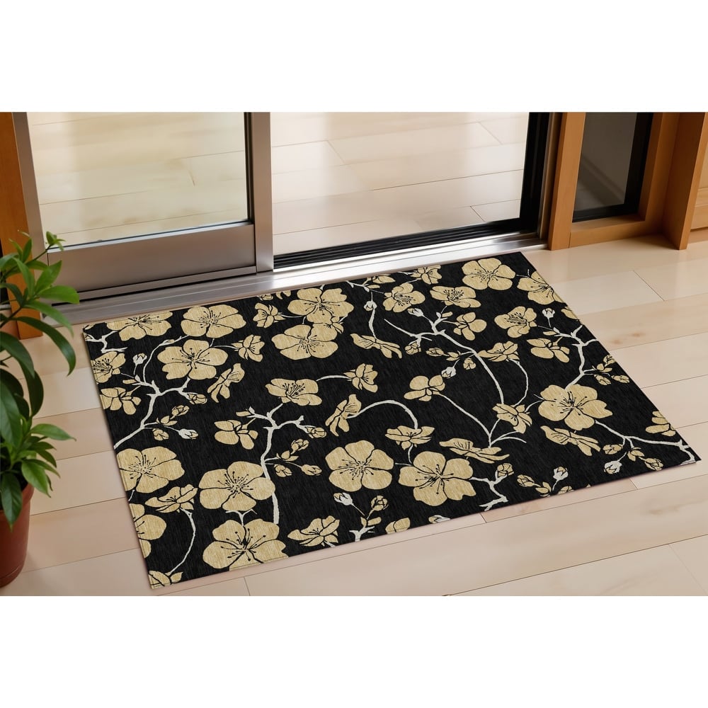 HomeRoots Floral Transitional Rectangle Outdoor Rug