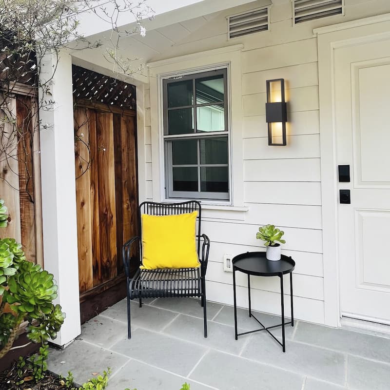 1-Light Outdoor Rectangular Linear Integrated LED Wall Sconce - H15.7" x W4.3" x D2.8"