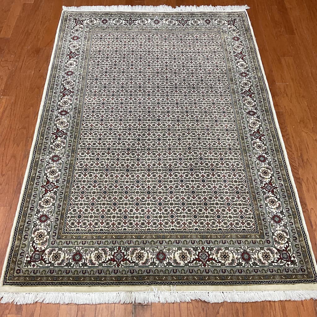 HERAT ORIENTAL Handmade Fish Design Tabriz Wool Rug - 4'7" x 6'8"