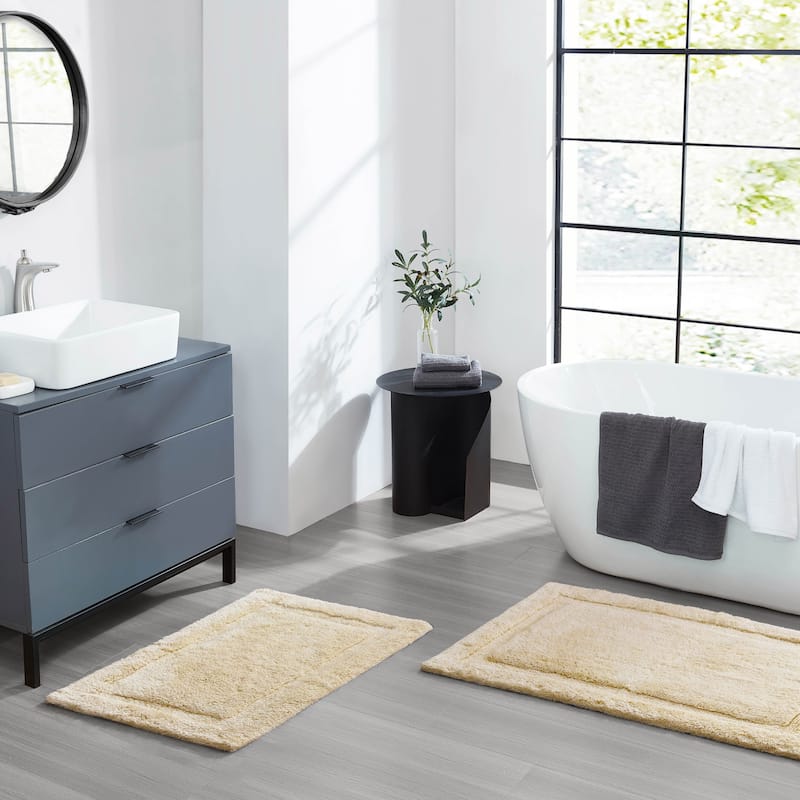 Lydia Border Plush Bath Mat