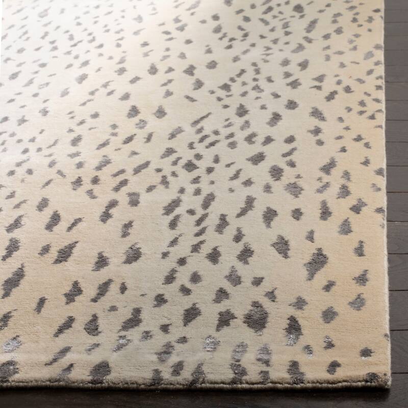 SAFAVIEH Couture Tibetan Jadvyga Hand-knotted Wool Area Rug