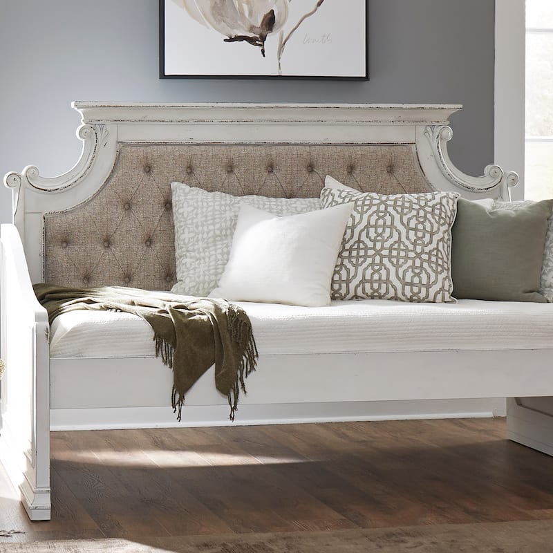 Magnolia Manor Antique White Twin Daybed without Trundle