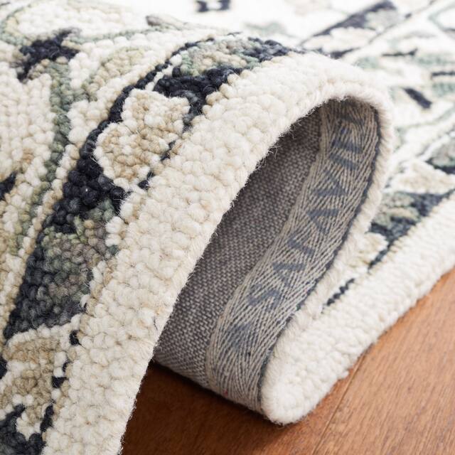 SAFAVIEH Handmade Aspen Zeinab Boho Wool Rug