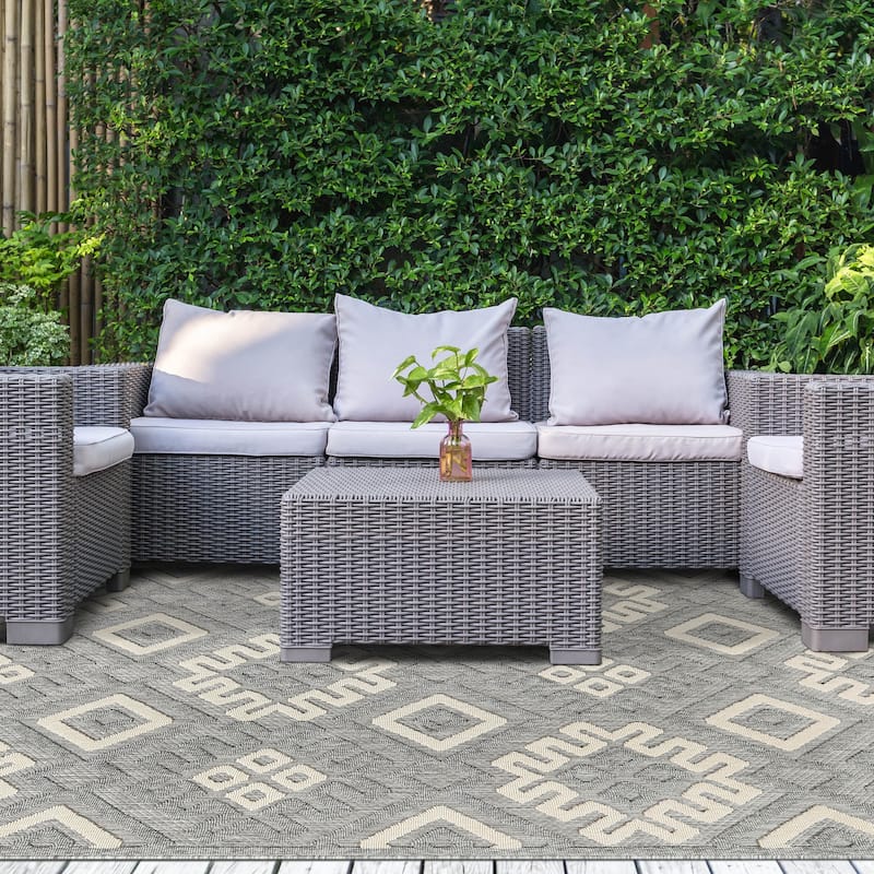 Superior Modern Geometric Diamonds Indoor Outdoor Area Rug