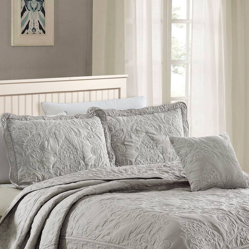Serenta Damask Oversized 4-piece Bedspread Set