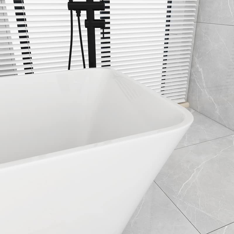 Acrylic Freestanding Flatbottom Soaking Bathtub in Glossy White