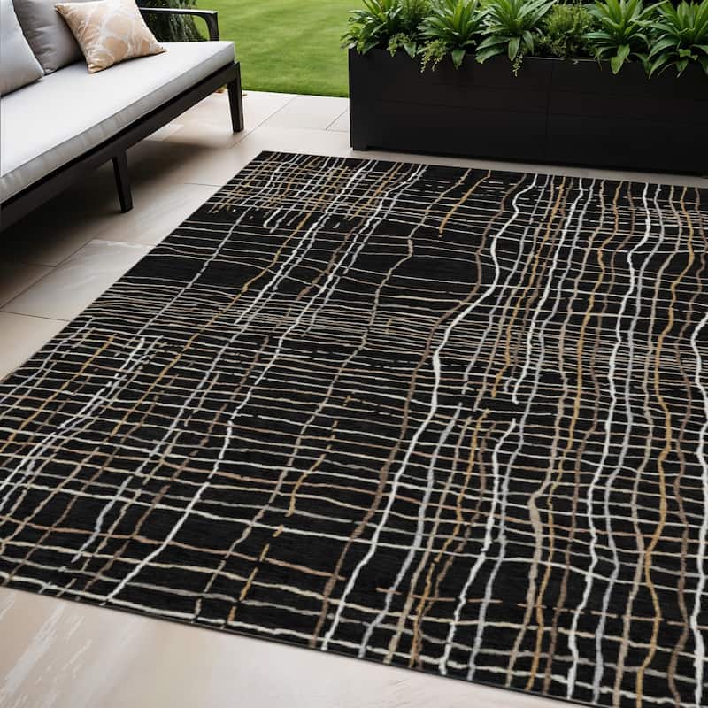 HomeRoots Striped Transitional Rectangle Outdoor Rug - 5' X 8'