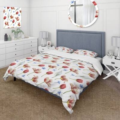 Designart 'Tulips Pattern With White And Blue Flowers' Traditional Duvet Cover Set