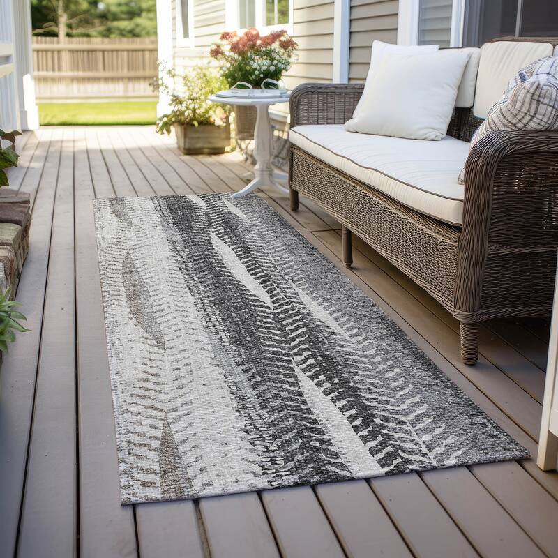 Machine Washable Indoor/ Outdoor Chantille Modern Imprints Rug