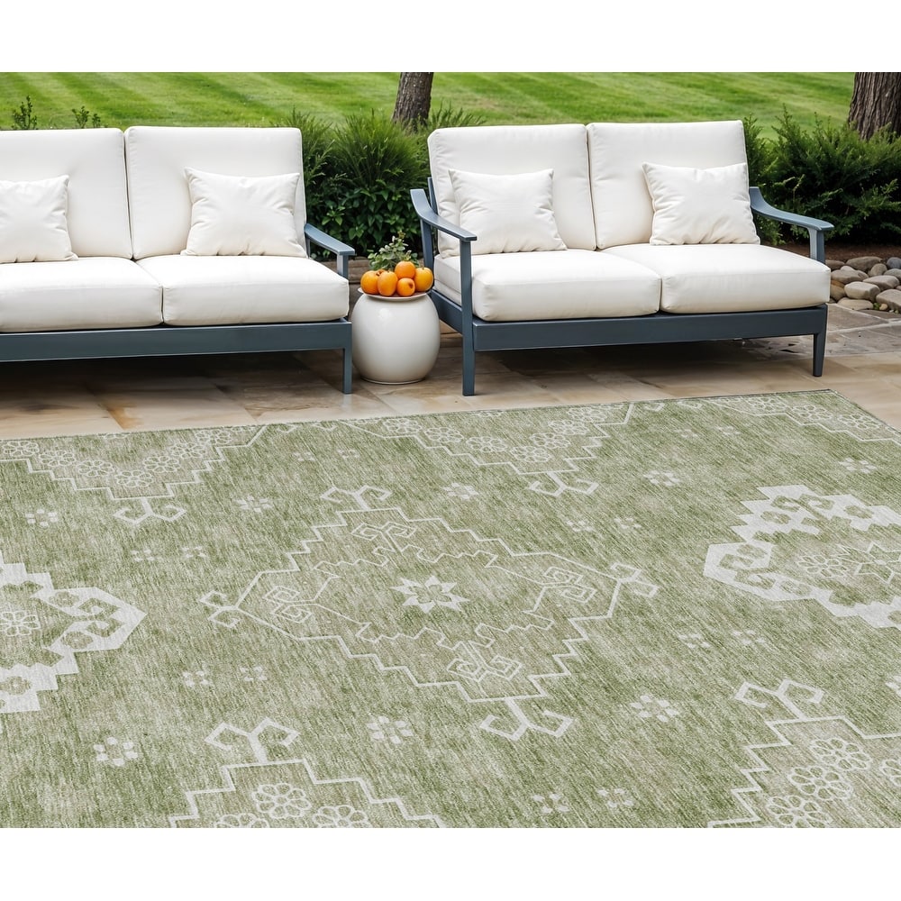 HomeRoots Medallion Traditional Rectangle Outdoor Rug