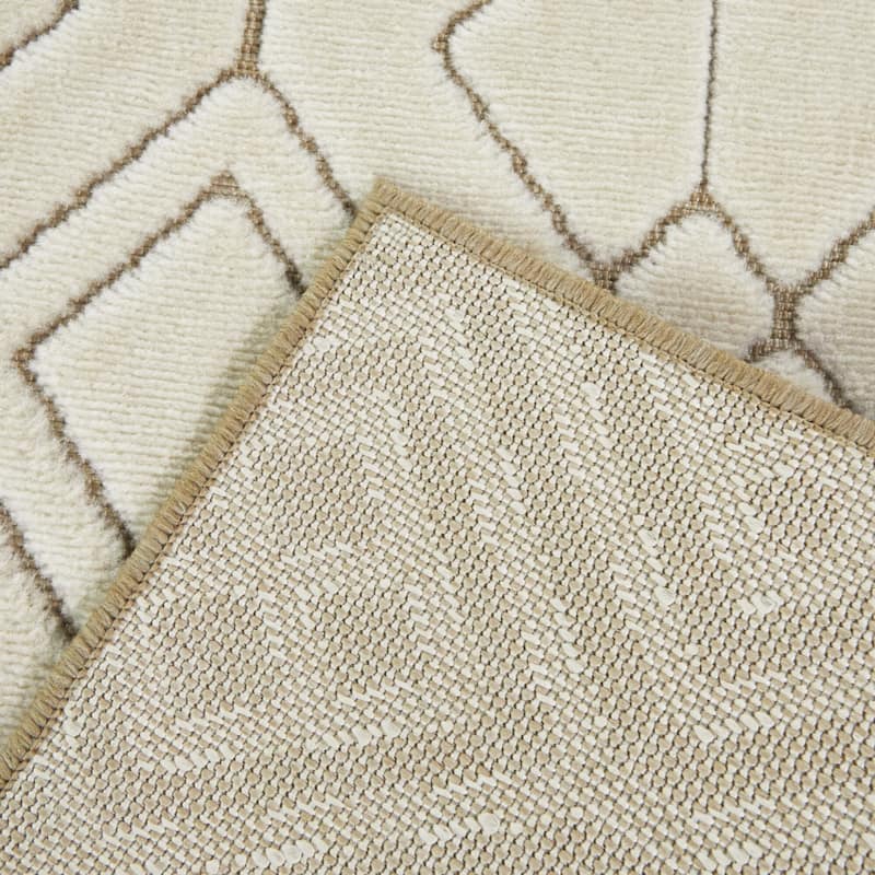 Munoz Transitional Trellis Area Rug