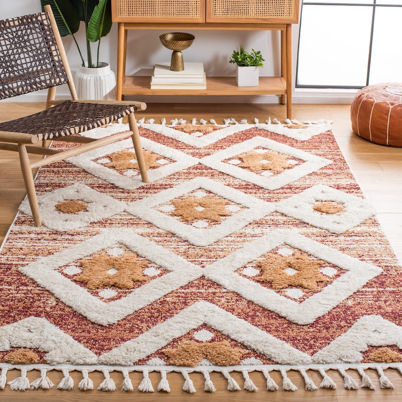 SAFAVIEH Moroccan Tassel Shag Nanke 2-inch Thick Rug - 5'3" x 7'6" - Rust/Ivory