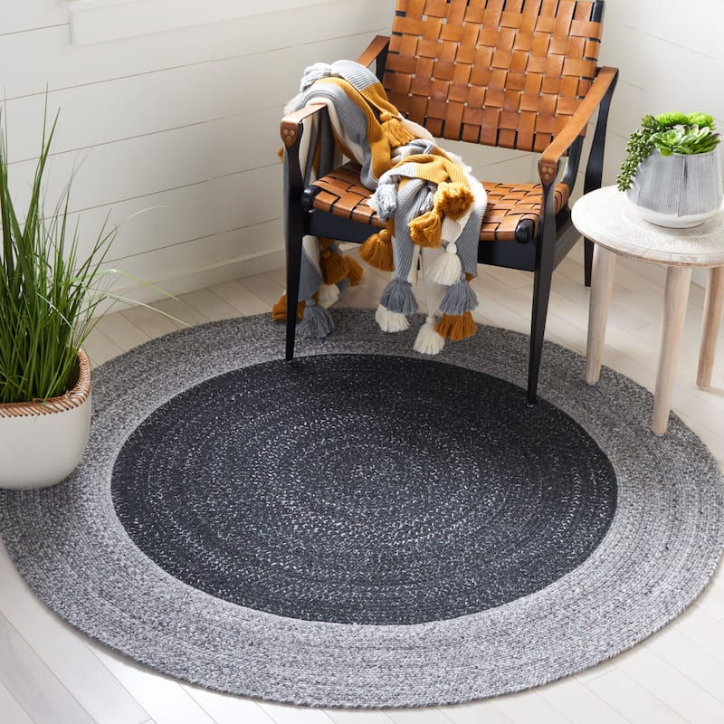 SAFAVIEH Handmade Braided Zelie Round Rug - 4' Round - Black/Dark Grey