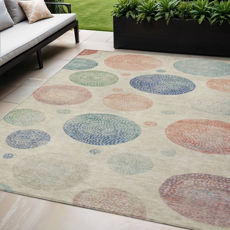HomeRoots Geometric Transitional Rectangle Outdoor Rug - 5' X 8'