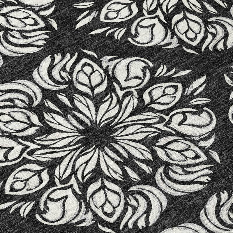 Machine Washable Indoor/ Outdoor Damask Pearl Chantille Rug