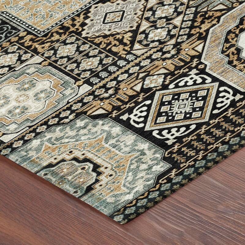 Machine Washable Indoor/ Outdoor Traditonal Isaiah Chantille Rug