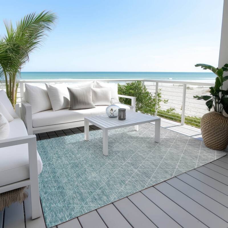 Machine Washable Indoor/ Outdoor Ombre Trellis Chantille Rug