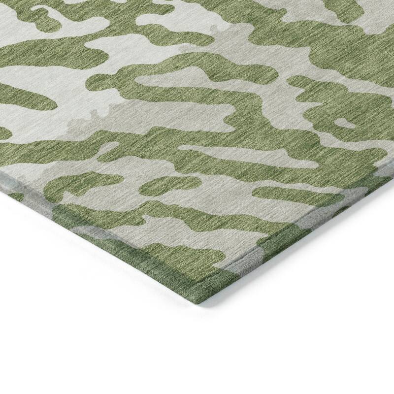 Machine Washable Indoor/ Outdoor Chantille Abstract Animal Print Rug