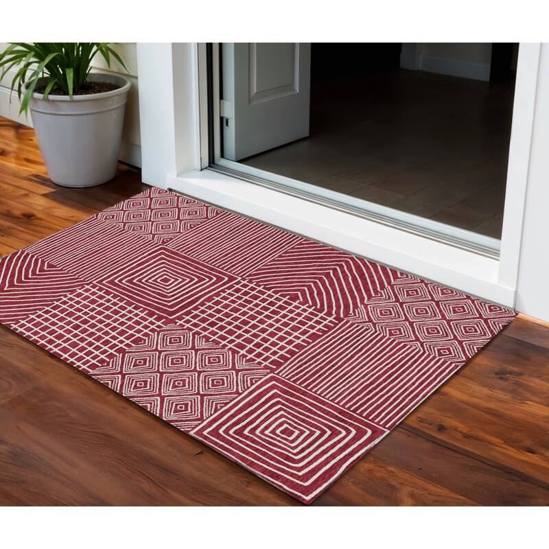 HomeRoots Geometric Transitional Rectangle Outdoor Rug - 3' x 5'