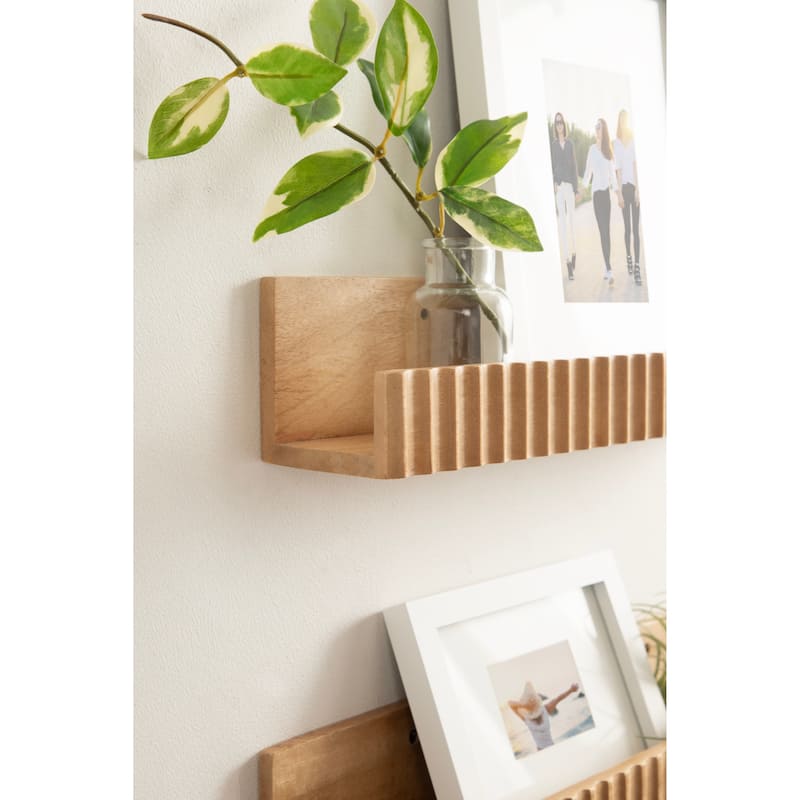 Kate and Laurel Furrow Ledge Shelf Set.