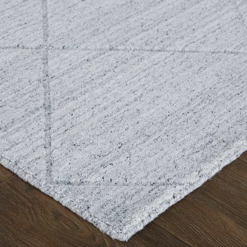 Vekoy Traditional Woven Area Rug By HomeRoots - 2' x 3'