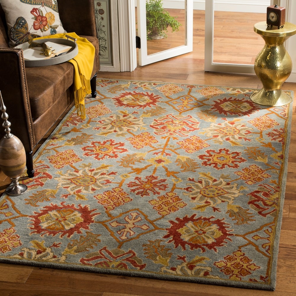 SAFAVIEH Handmade Heritage Marianela Traditional Oriental Wool Rug