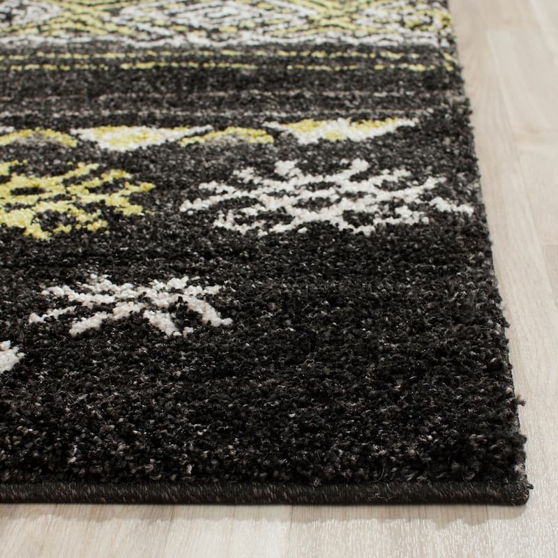 SAFAVIEH Couture Tibetan Shag Estibaliz Rug