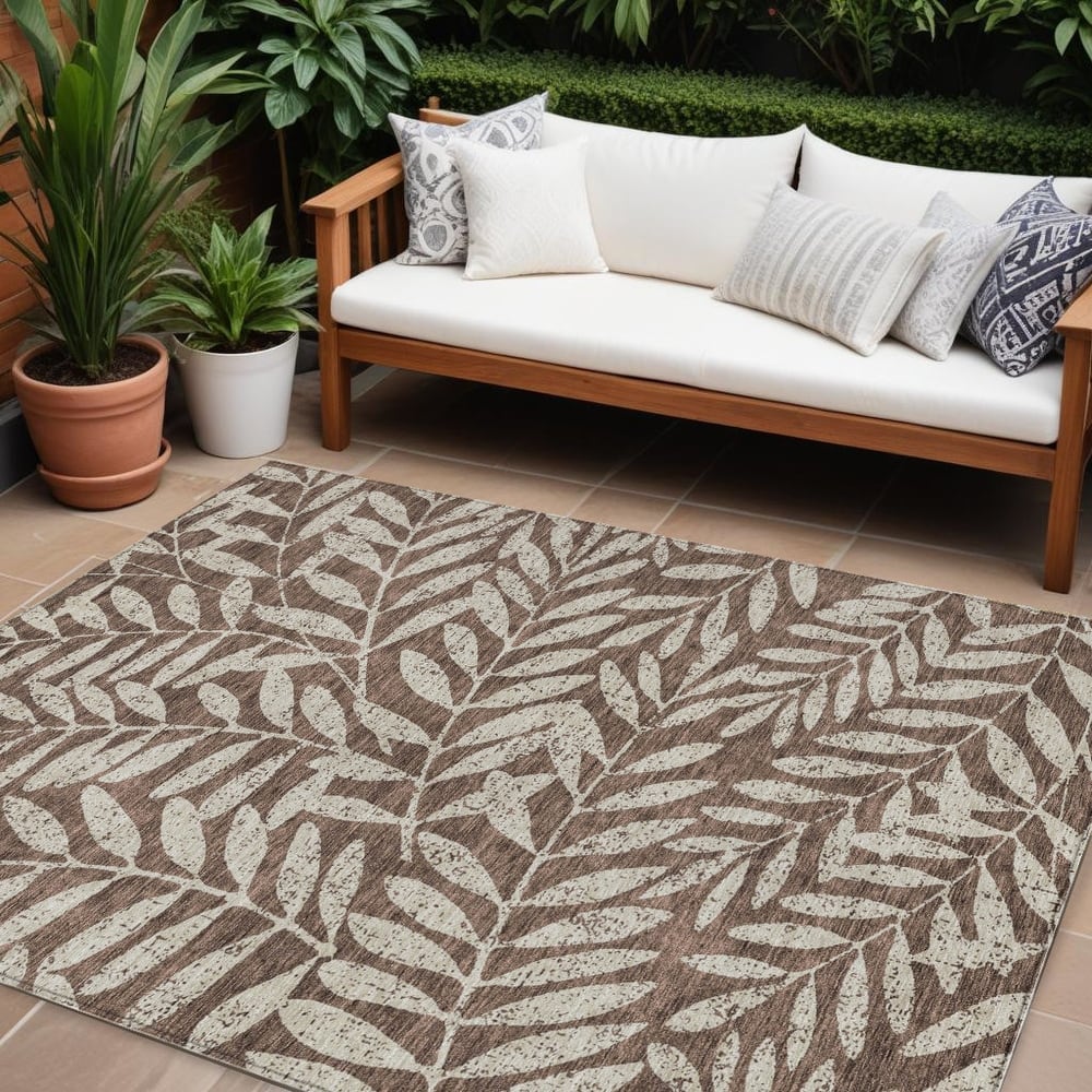 HomeRoots Floral Transitional Rectangle Outdoor Rug