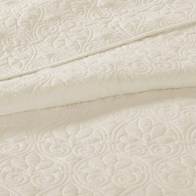Madison Park Mansfield Reversible Quilt Set