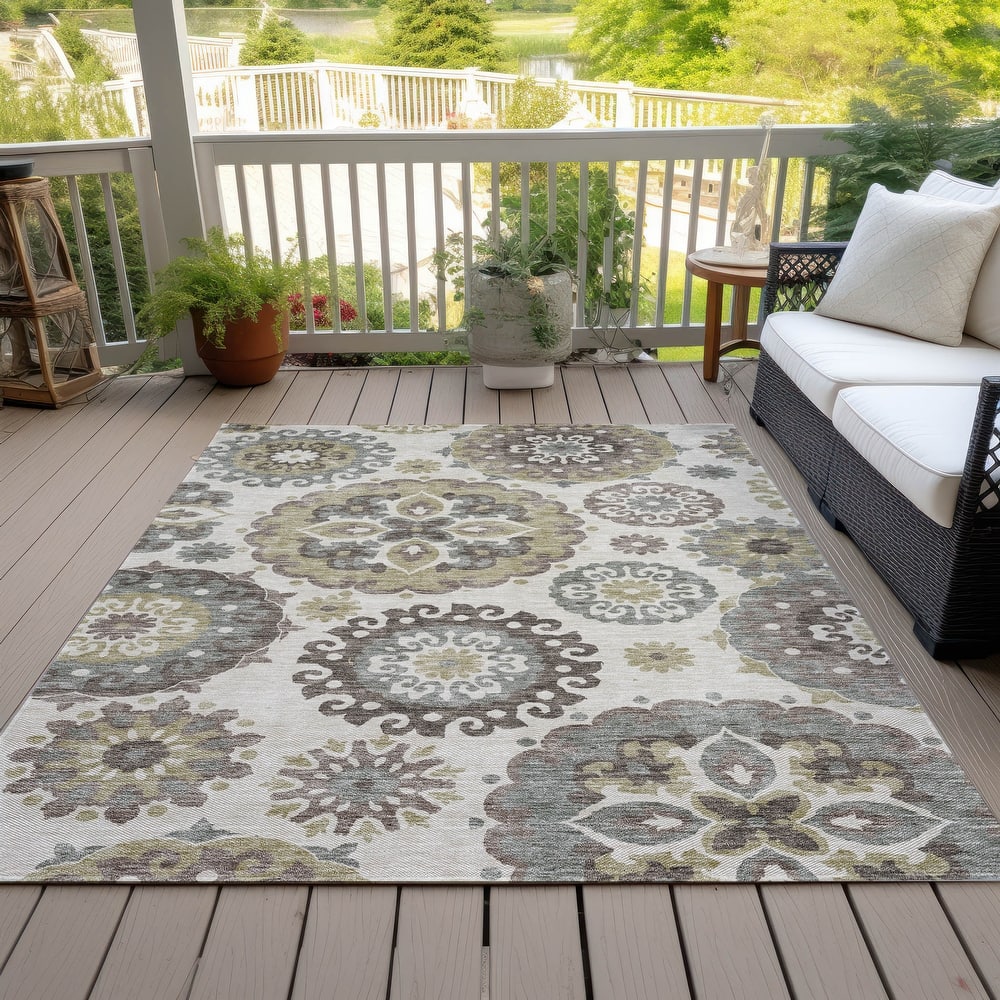 Machine Washable Indoor/ Outdoor Chantille Casual Medallion Rug