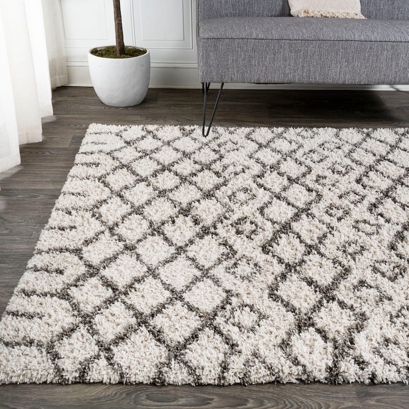 JONATHAN Y Tela Moroccan Diamond Shag Area Rug
