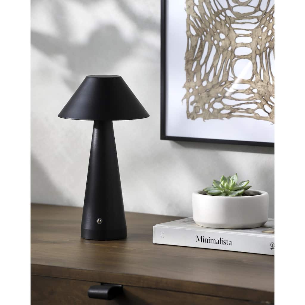 Livabliss Furnas Traditional Accent Table Lamp
