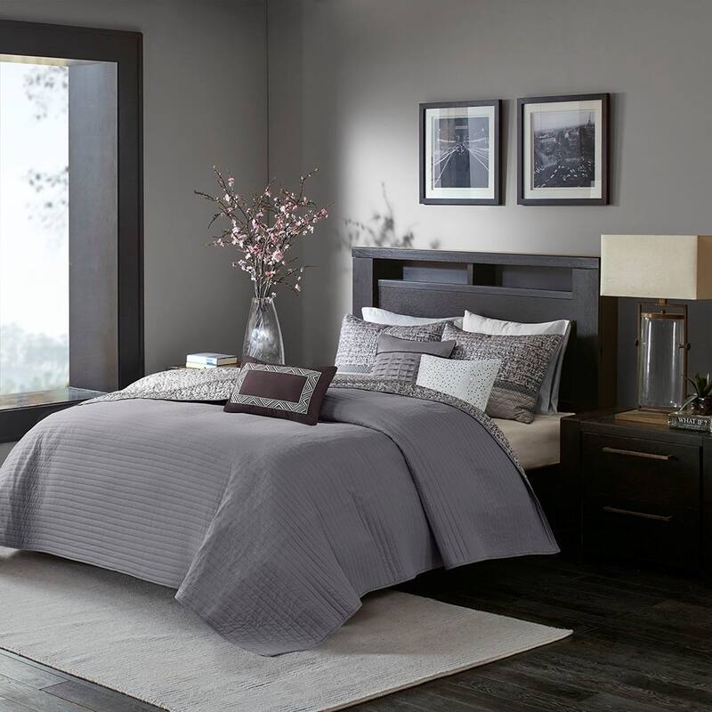 GDF Studio - Rhapsody Reversible Jacquard Quilt Set with Decorative Pillows