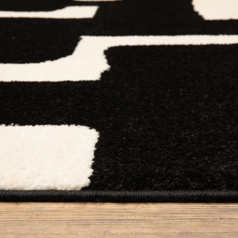 Quartz Abstract Maze Black/ Ivory Area Rug