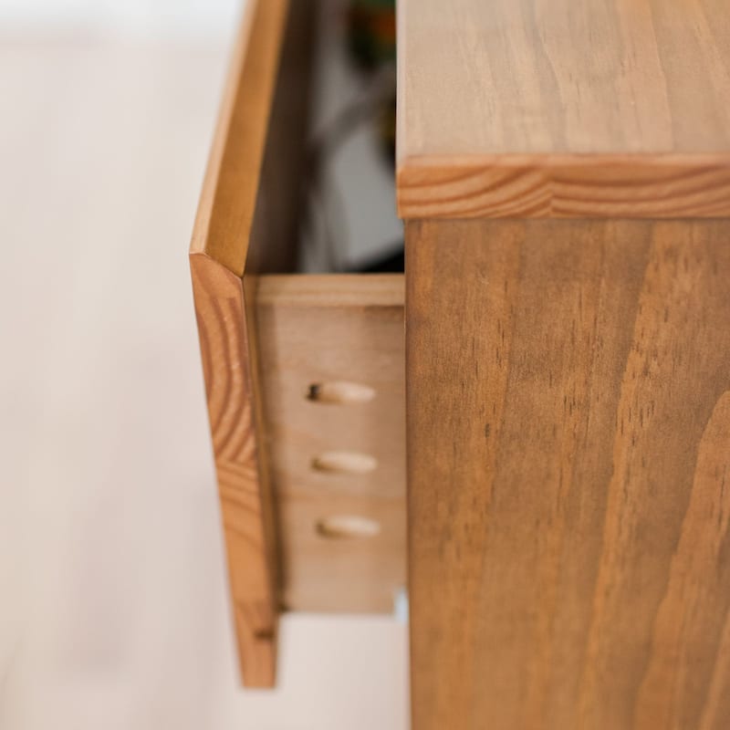 Max and Lily Scandinavian 6 Drawer Dresser