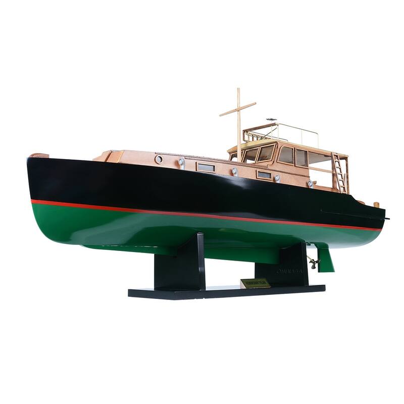 Hemingway™ Pilar Fishing Boat Combo: A Model and Polo Shirt Set