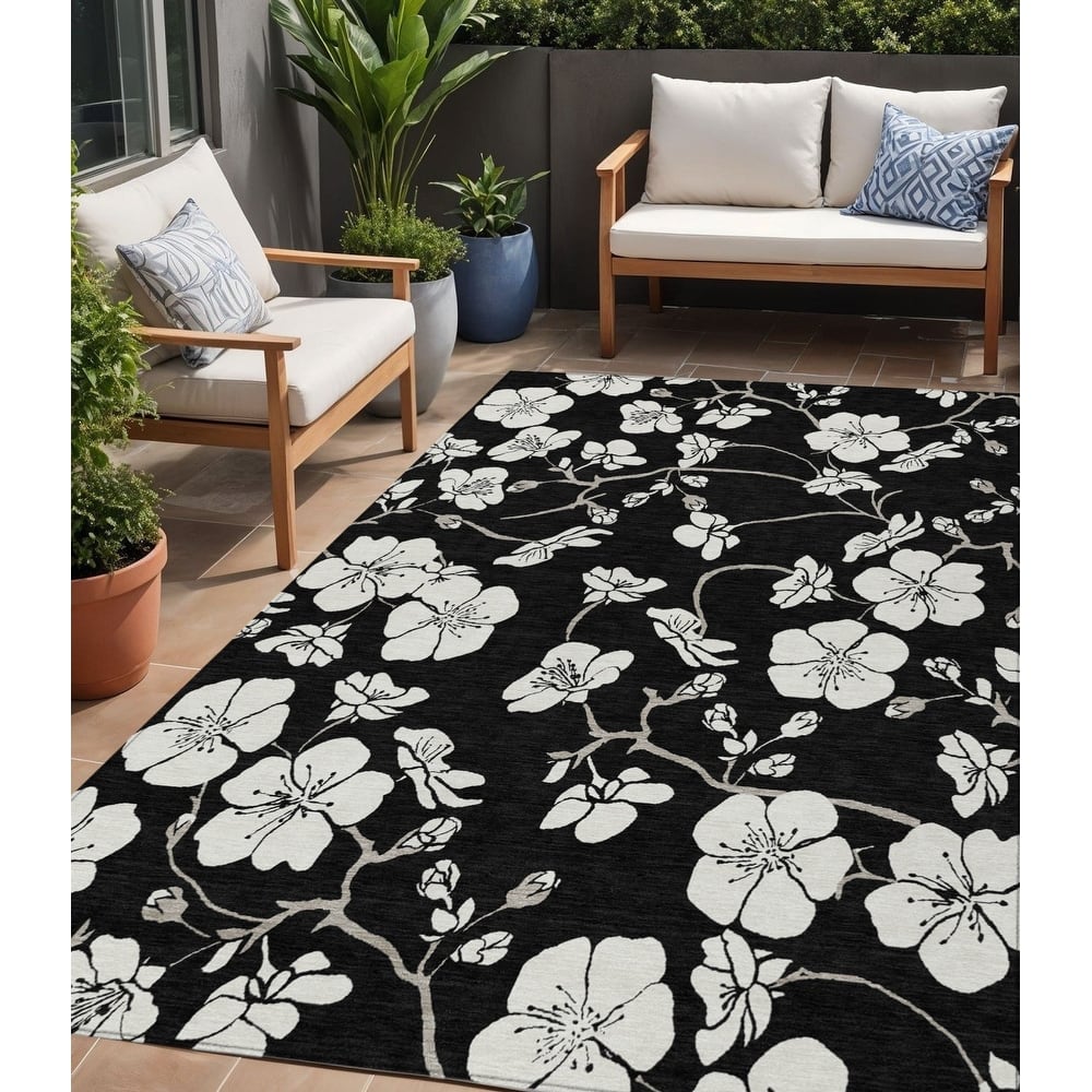 HomeRoots Floral Transitional Rectangle Outdoor Rug
