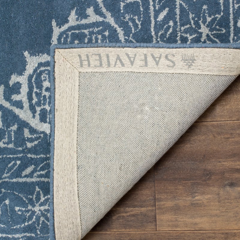 SAFAVIEH Handmade Glamour Gudmundina Modern Viscose Rug