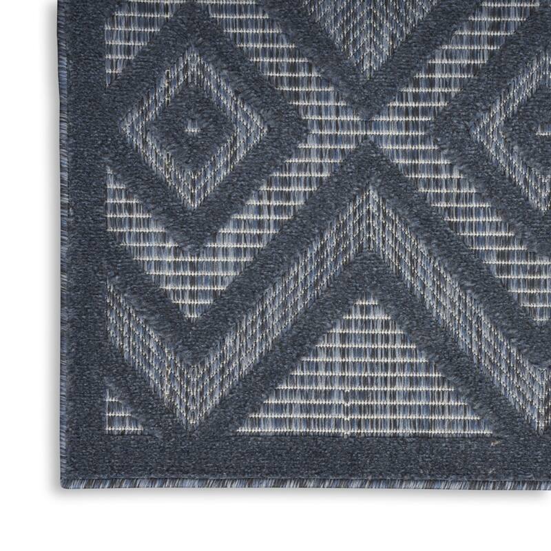 HomeRoots Contemporary Rectangle Outdoor Rug - 9' X 12'