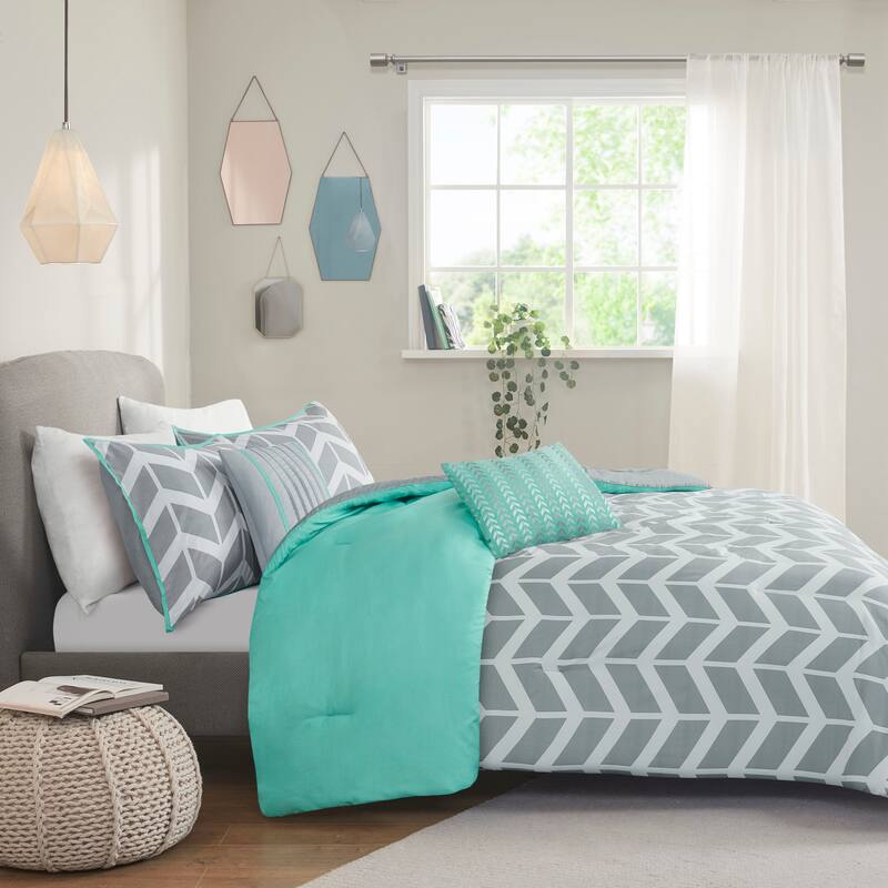 Elle Chevron 5-piece Comforter Set by Intelligent Design