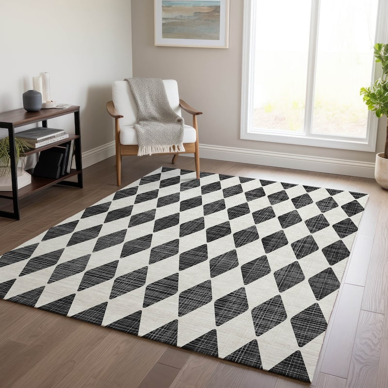 Machine Washable Indoor/ Outdoor Chantille Argyle Rug - Black - 2'6" x 3'10"