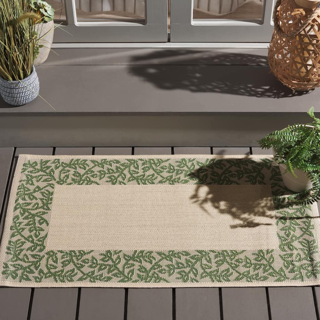 SAFAVIEH Courtyard Ciresica Indoor/ Outdoor Waterproof Patio Backyard Rug
