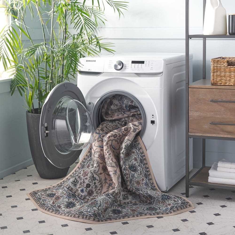 SAFAVIEH Tucson Machine Washable Slip Resistant Koidula Traditional Rug