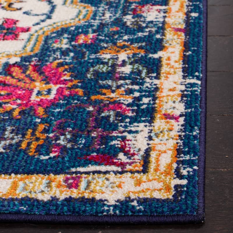 SAFAVIEH Madison Sabire Boho Medallion Distressed Rug