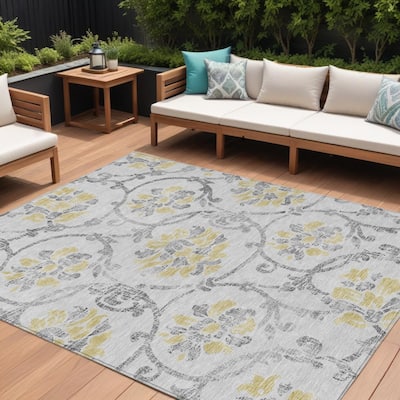 HomeRoots Floral Traditional Rectangle Outdoor Rug
