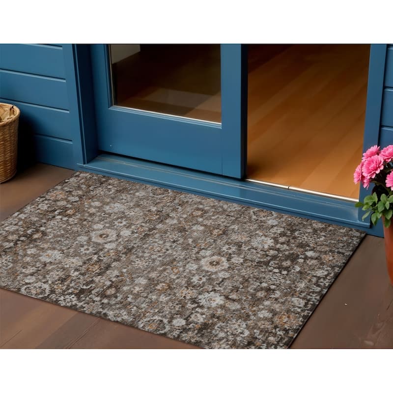 HomeRoots Oriental Traditional Rectangle Outdoor Rug - 3' x 5'