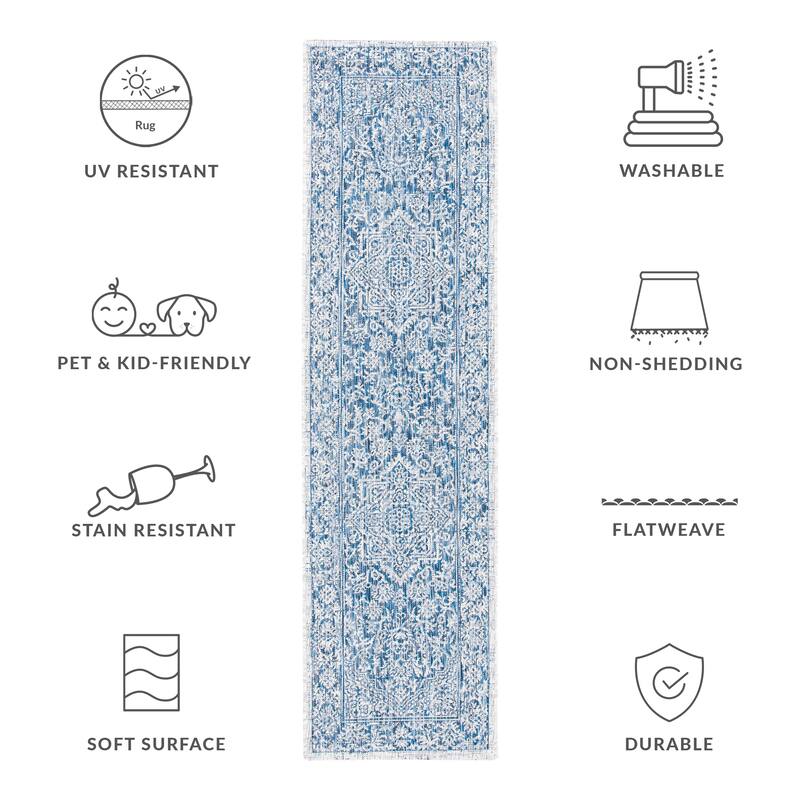 SAFAVIEH Courtyard Guylaine Indoor/ Outdoor Waterproof Patio Backyard Rug