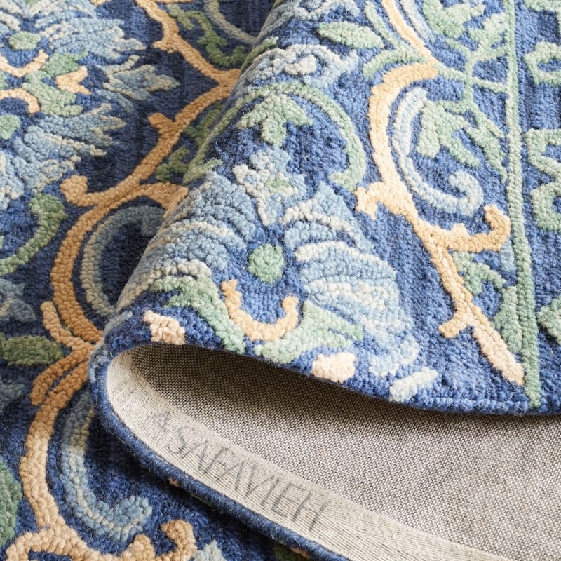 SAFAVIEH Handmade Blossom Parthenia Floral Wool Rug
