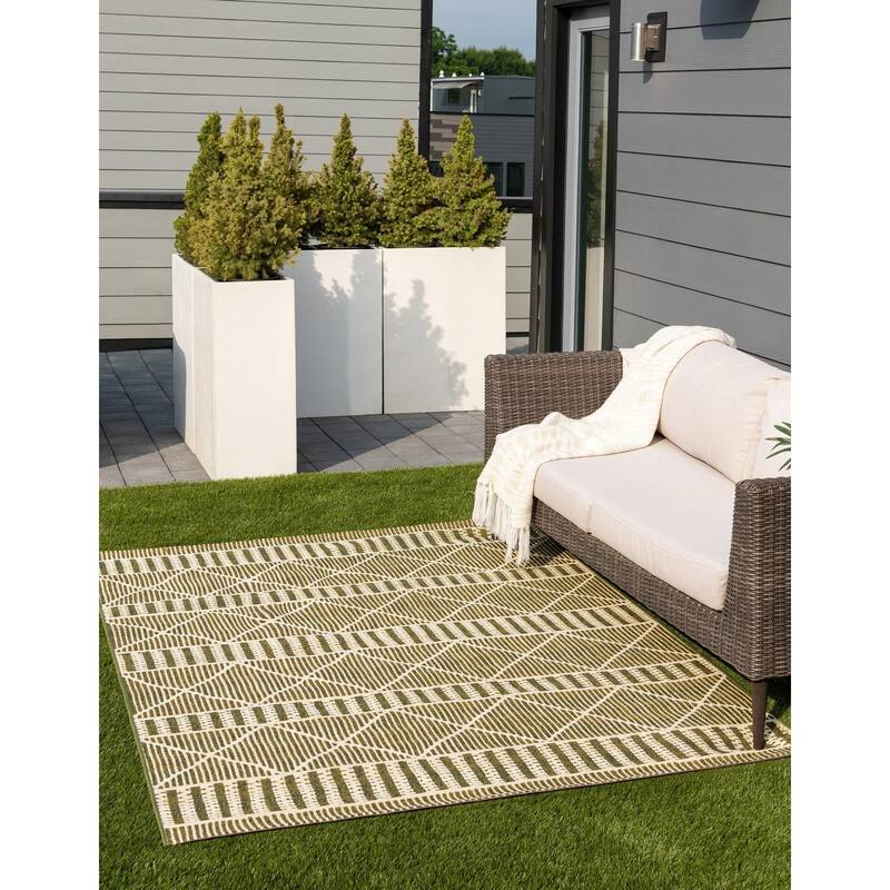 Outdoor Khence Collection Area Rug - Green - 5'3"x8'