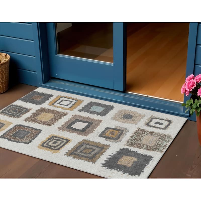 HomeRoots Geometric Transitional Rectangle Outdoor Rug - 3' x 5'